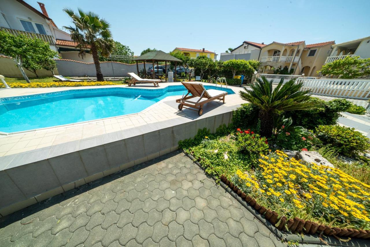 Villa Lulic Vir Exterior photo