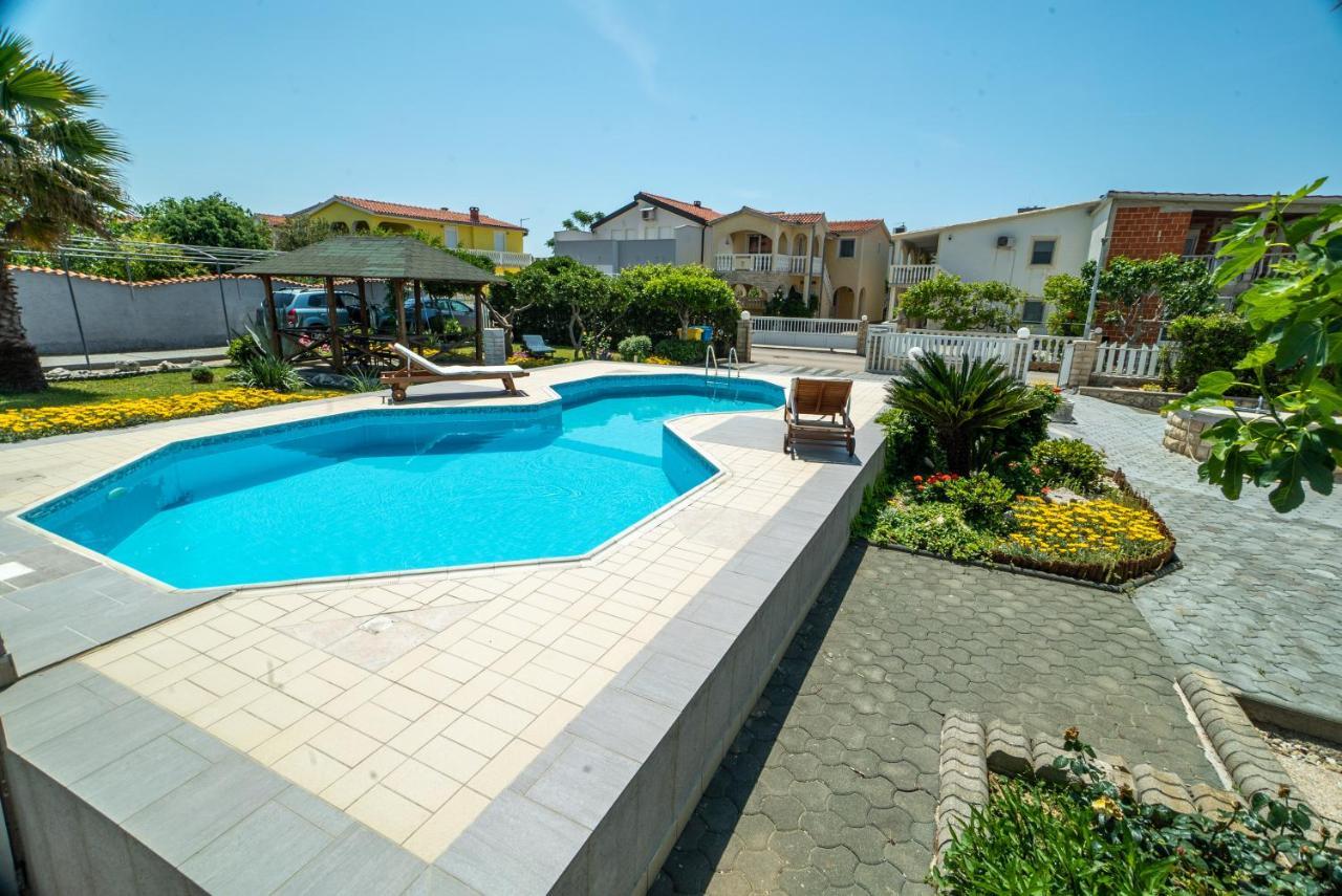 Villa Lulic Vir Exterior photo